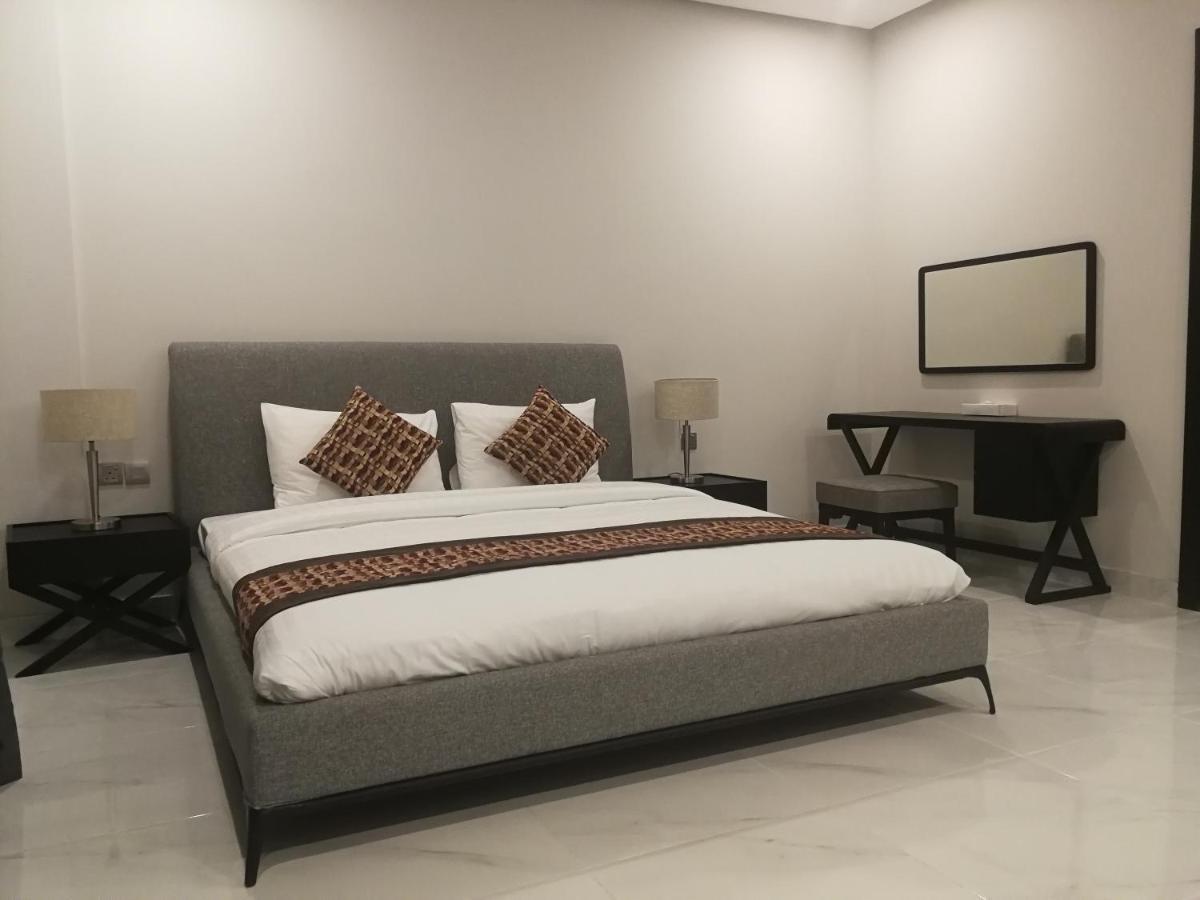 Infinity Juffair Suites Manama Exterior foto